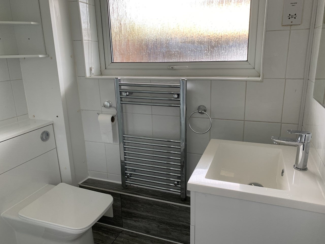 Flat Laleham Road in Borough of Spelthorne