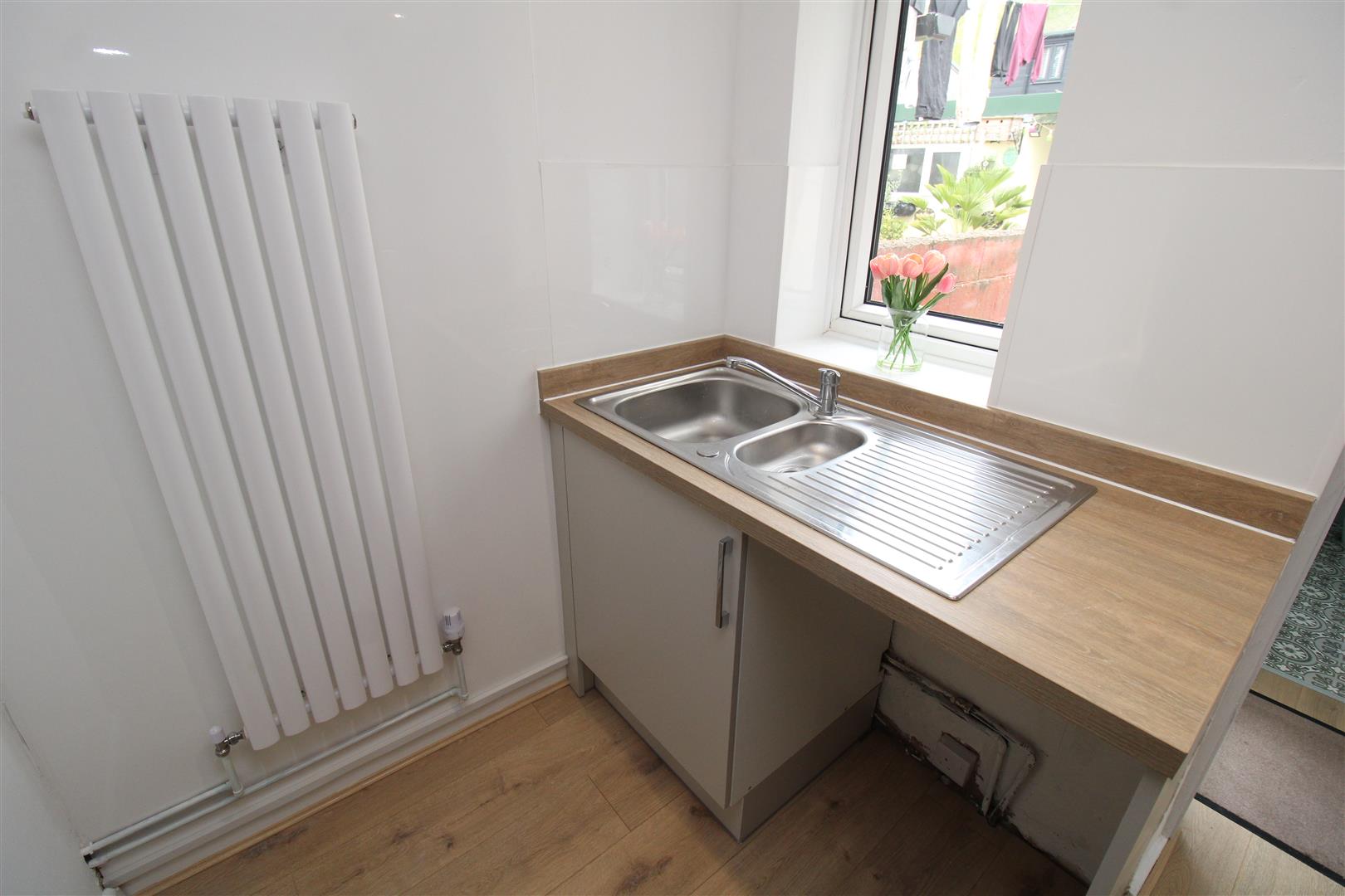 Flat Thurston Road in Pontypridd