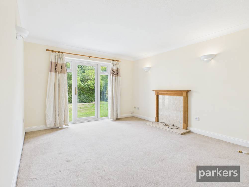 Flat Lakeside Apartments in West Oxfordshire