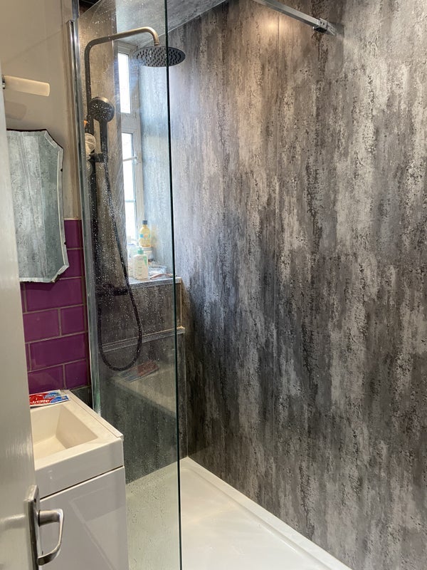 Room Watts Street in Greater London