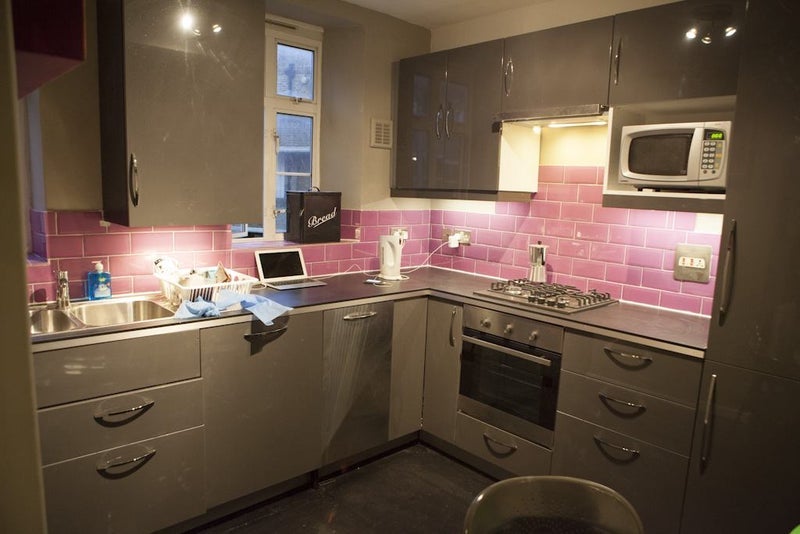 Room Watts Street in Greater London