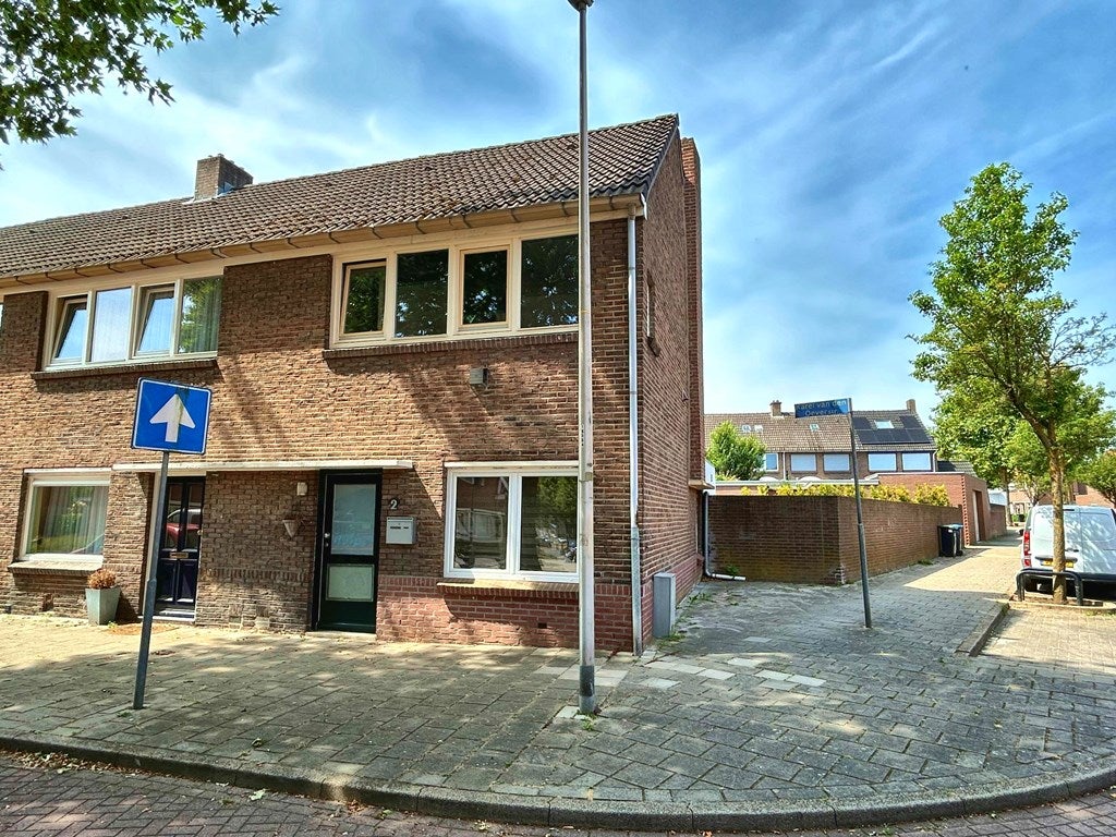 Huis Karel van den Oeverstraat 2 in Heerlen