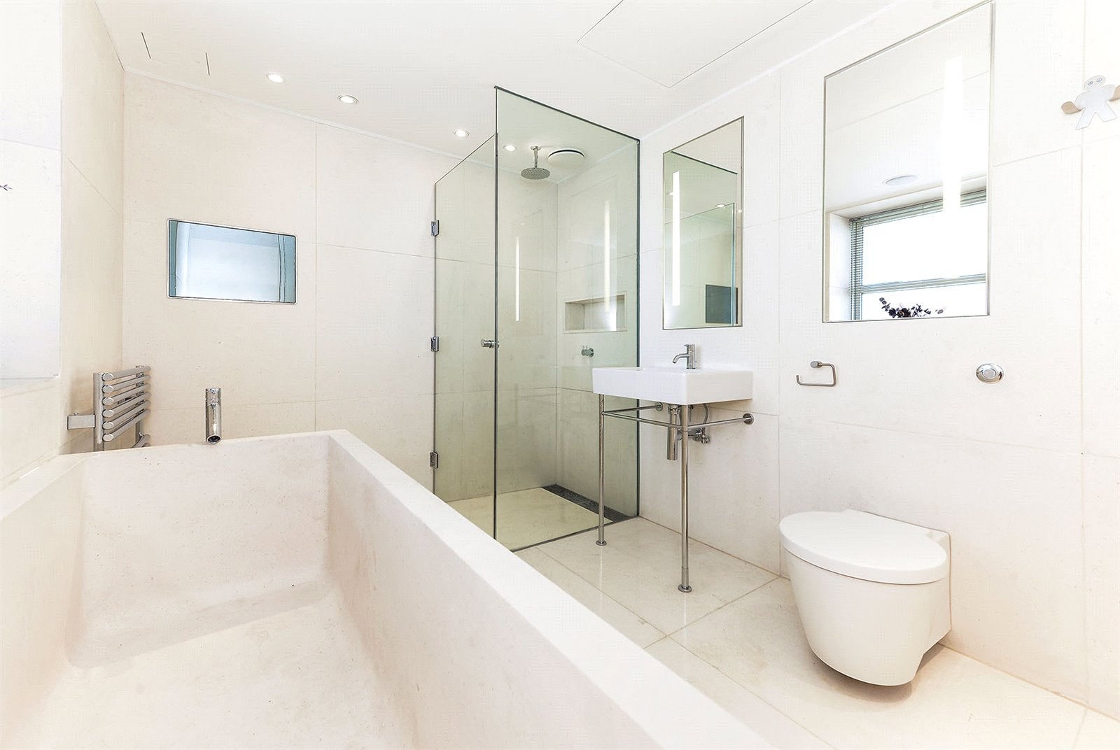 Flat Boydell Court in Greater London