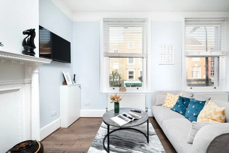 Flat Goodge Street in Greater London