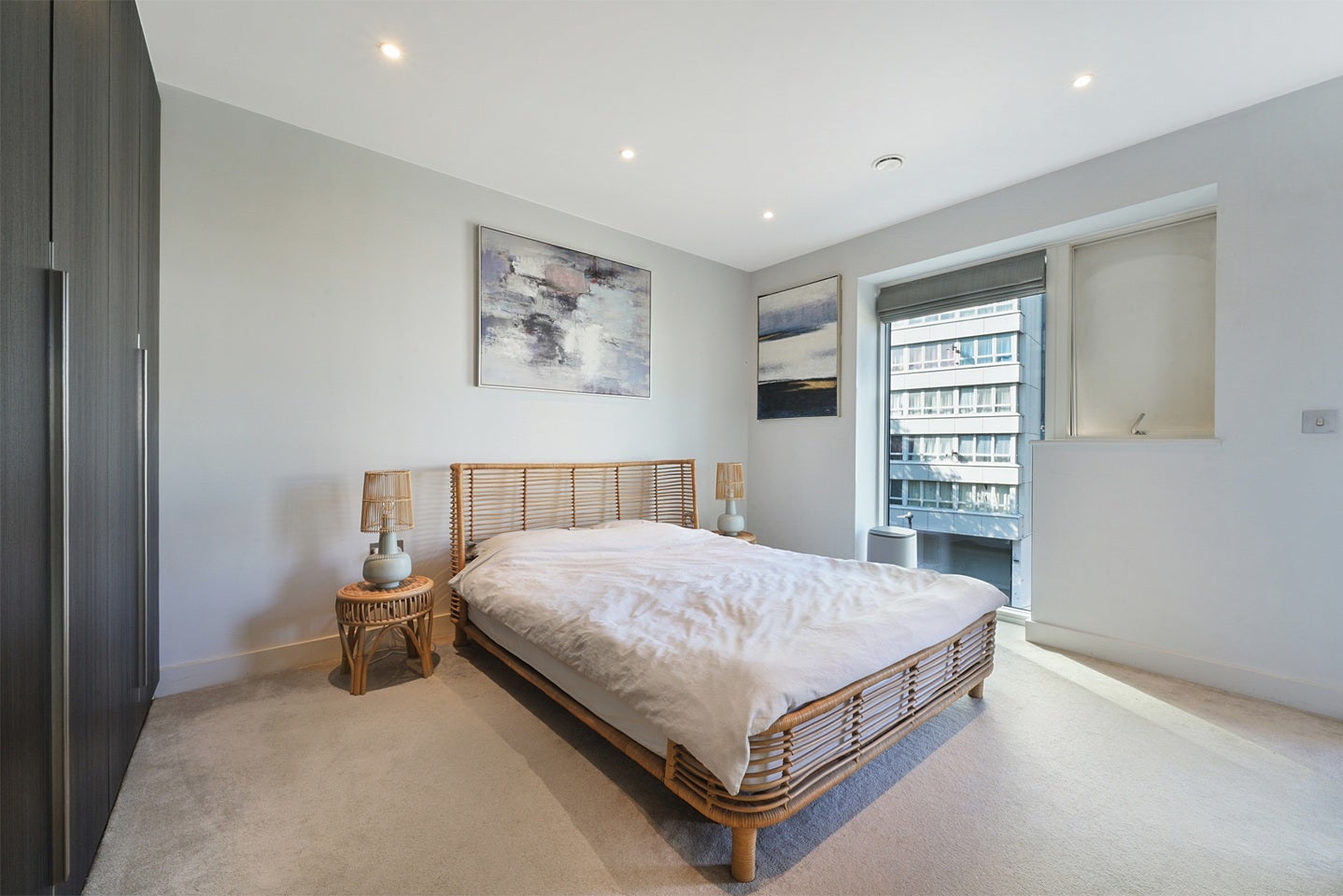 Flat Bunhill Row in Greater London