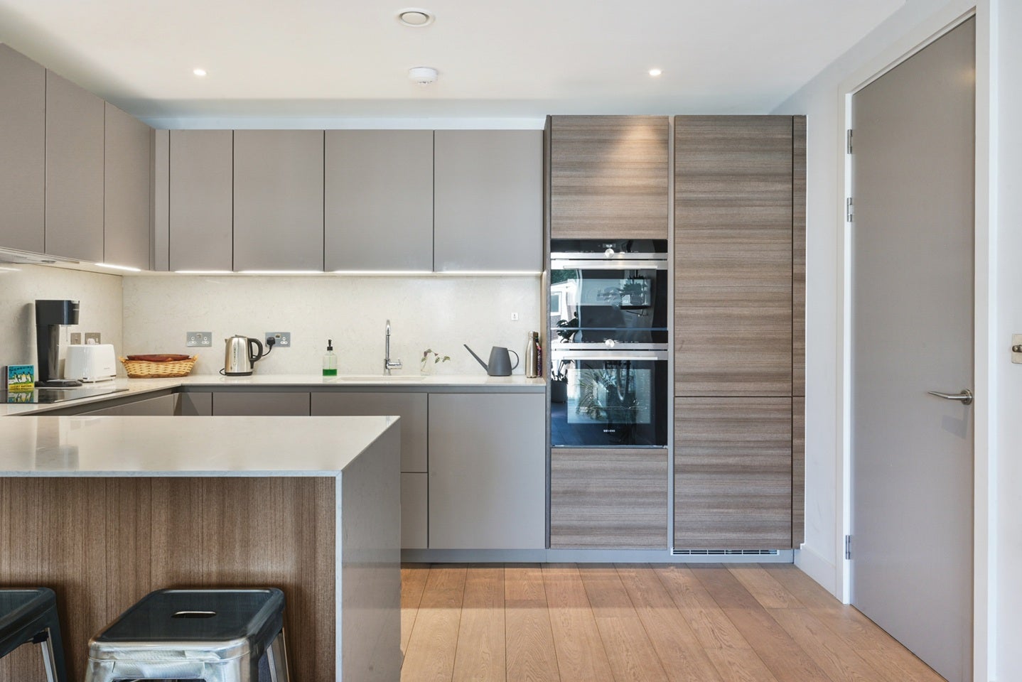 Flat Bunhill Row in Greater London