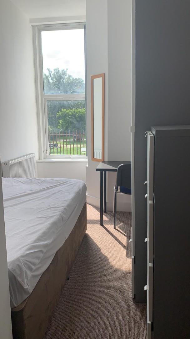 Flat Lisson Grove in Plymouth