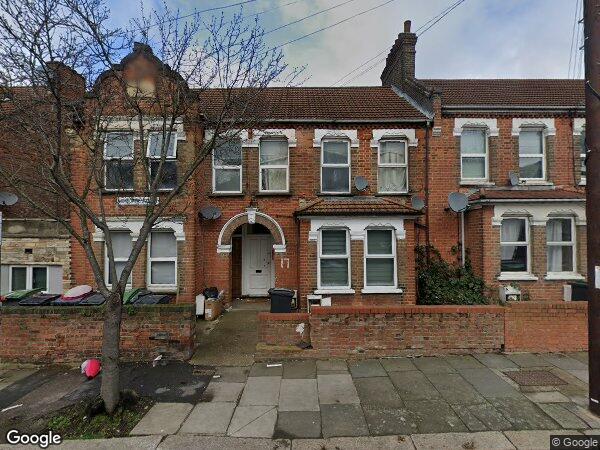 Flat Wimborne Road in Greater London