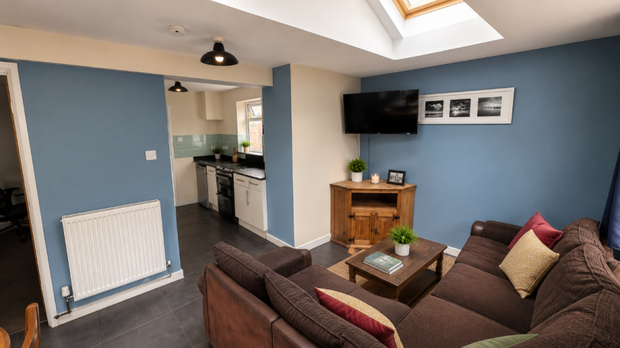 Room Tenterden Drive in Canterbury