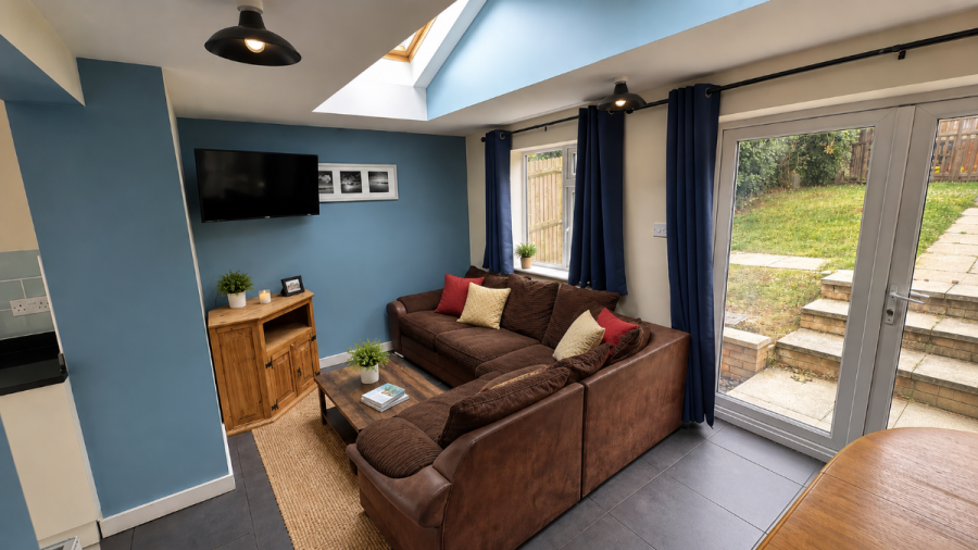 Room Tenterden Drive in Canterbury