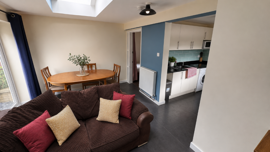 Room Tenterden Drive in Canterbury