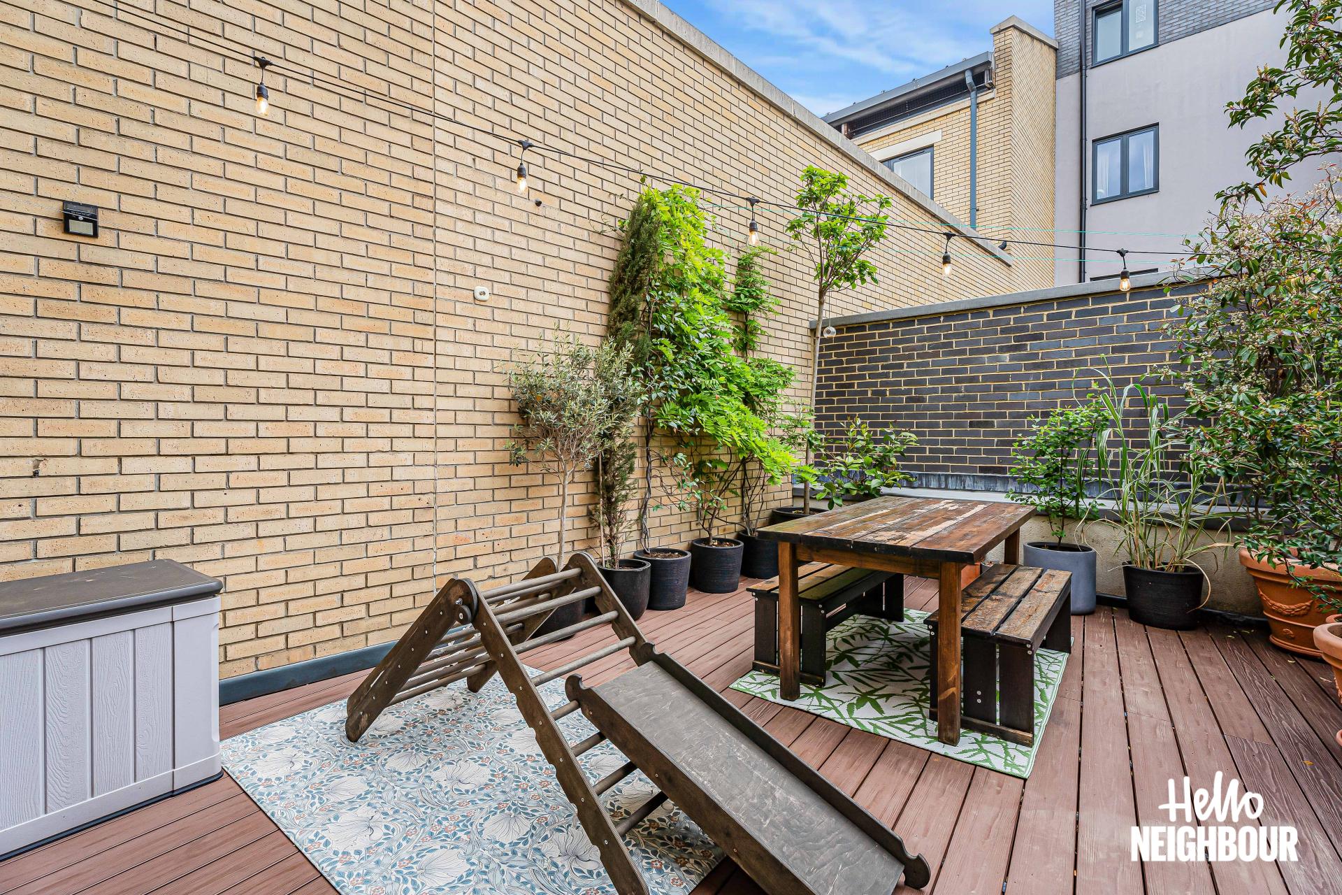 Flat Hoxton Street in Greater London