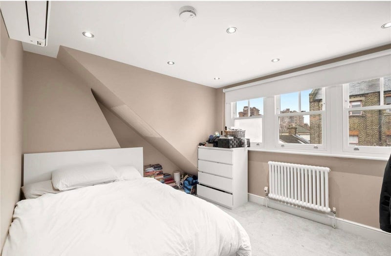 Room Lots Road in Greater London