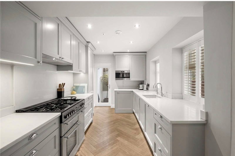 Room Lots Road in Greater London