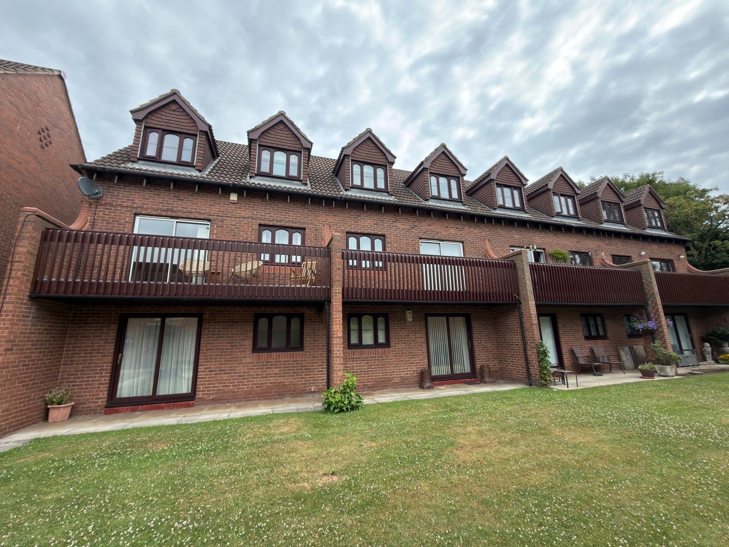 Flat Four Winds Court in Hartlepool