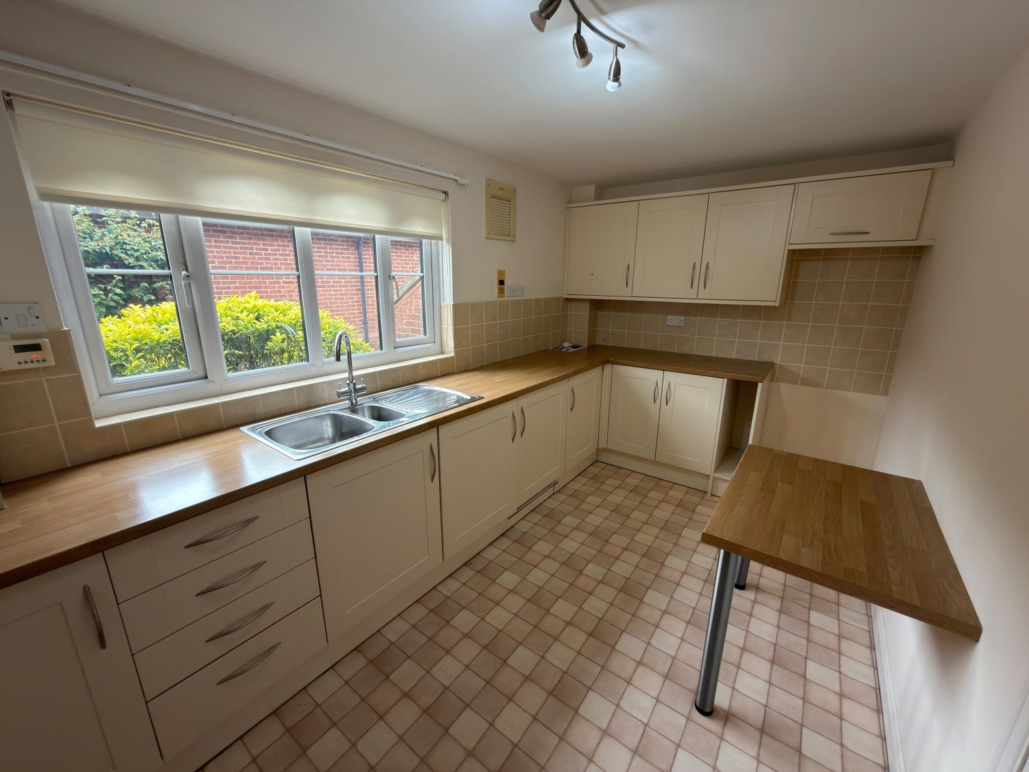 Flat Four Winds Court in Hartlepool