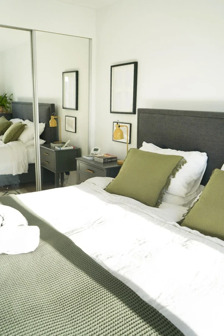 Flat Longfield Drive in Greater London
