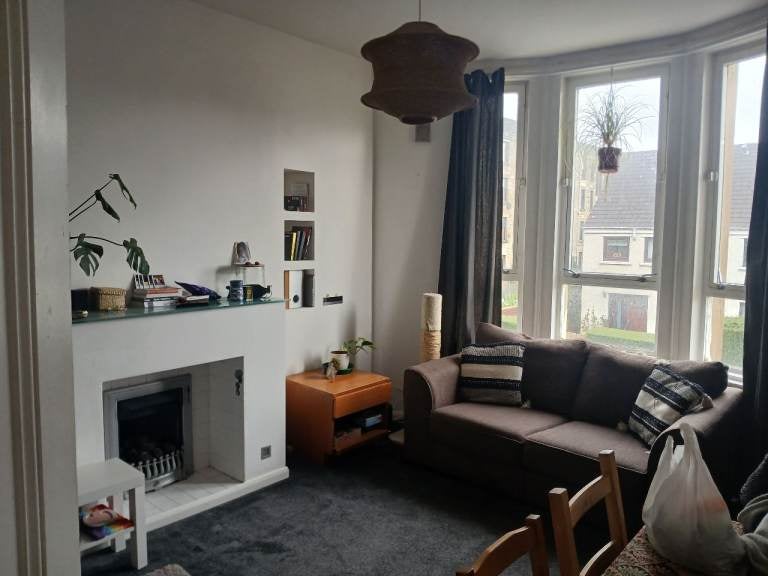 Flat Haldane Lane in Glasgow