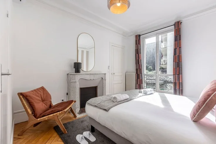 Flat Avenue de Wagram in Paris