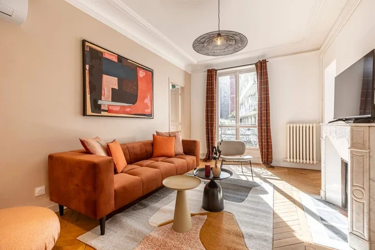 Flat Avenue de Wagram in Paris