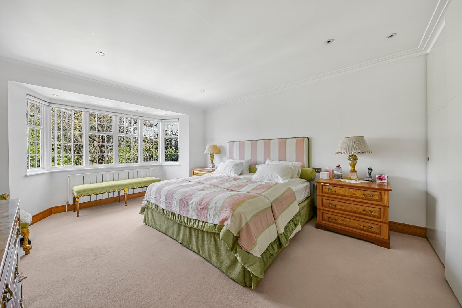 House Chalton Drive in Greater London