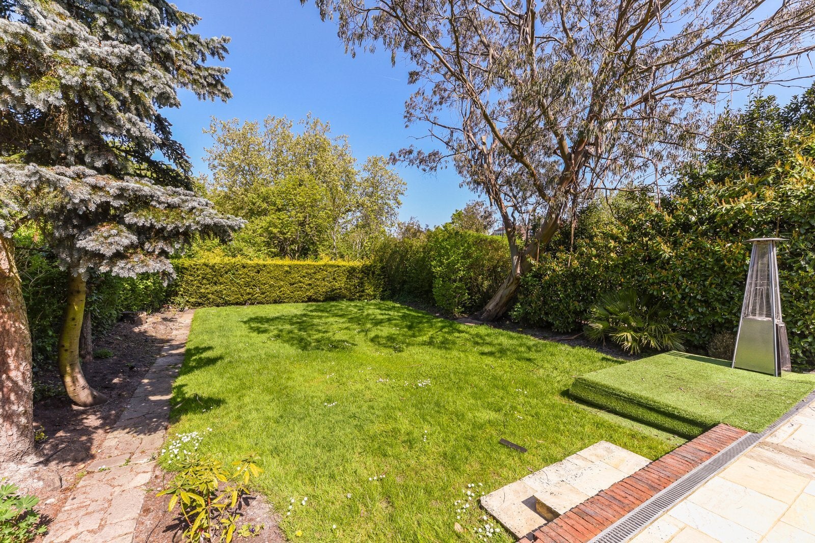 House Chalton Drive in Greater London