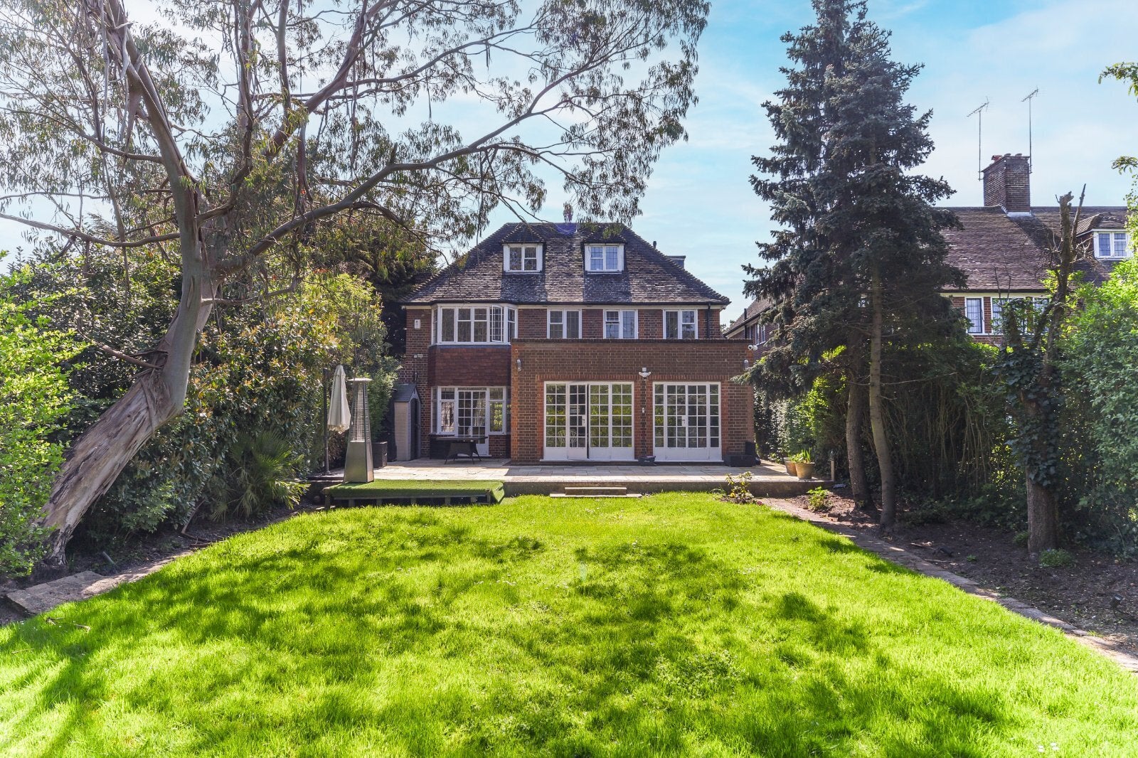 House Chalton Drive in Greater London
