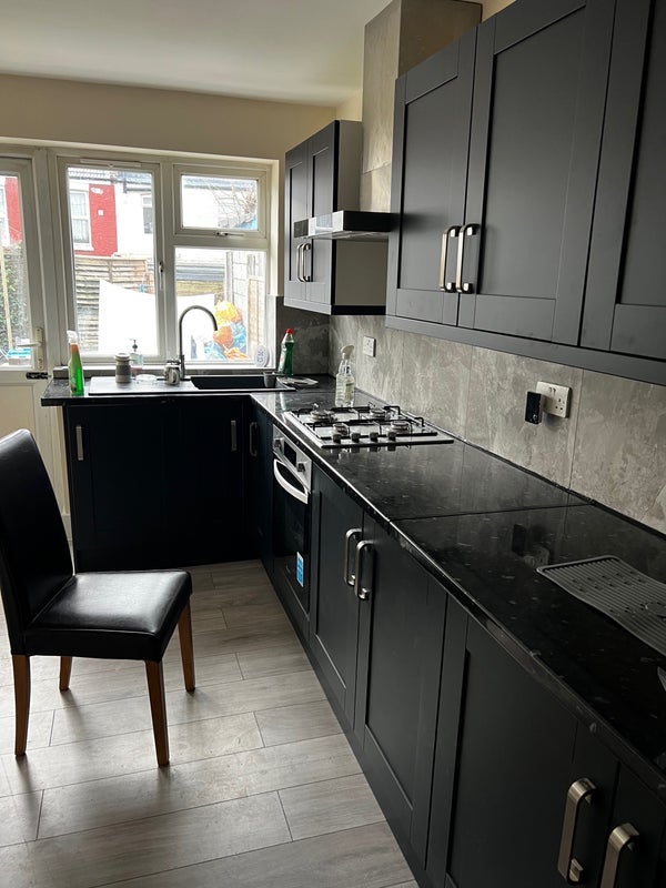 Room Langdon Road in Greater London