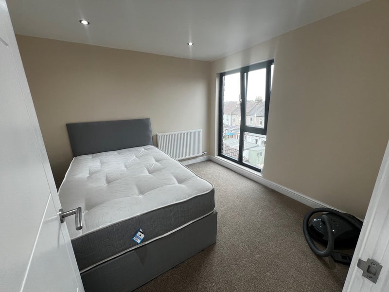Room Langdon Road in Greater London
