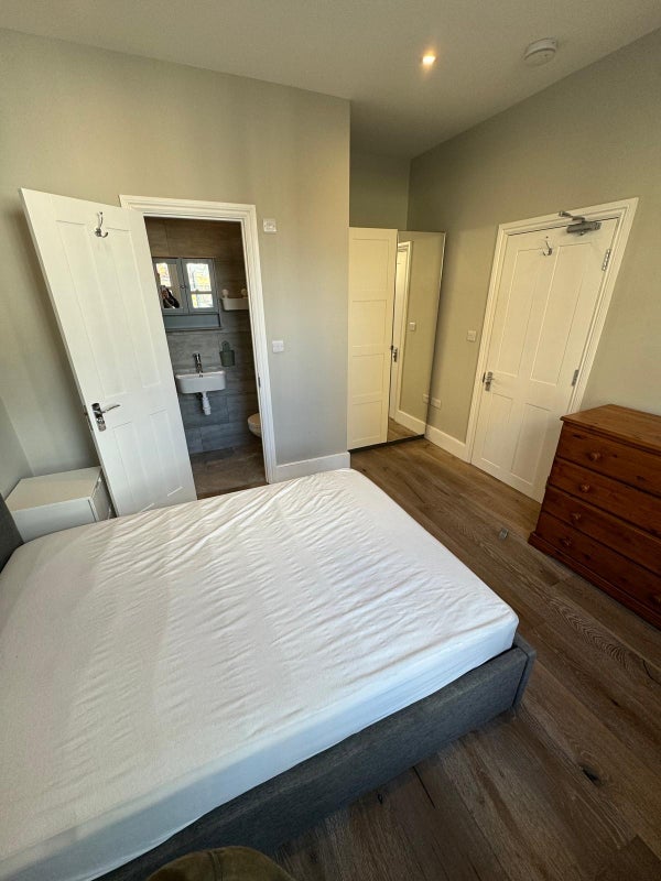 Room Undine Street in Greater London