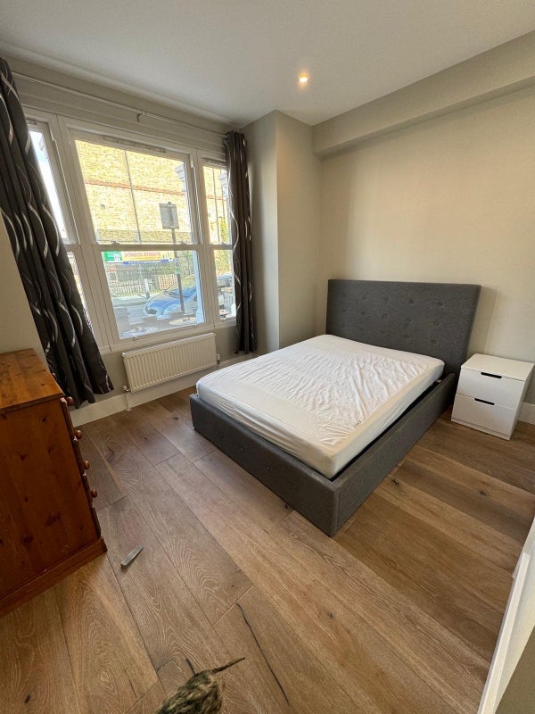 Room Undine Street in Greater London