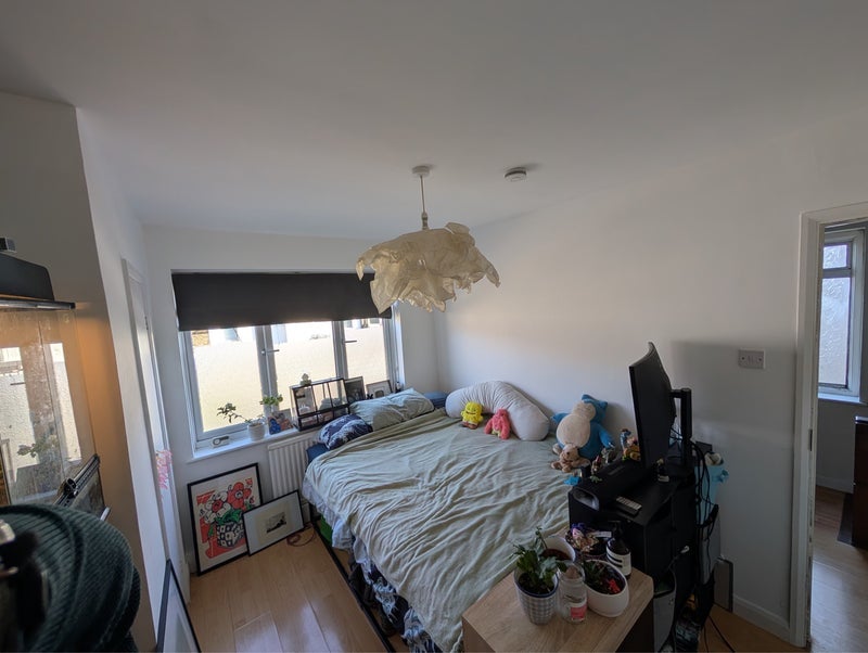 Room Widdin Street in Greater London