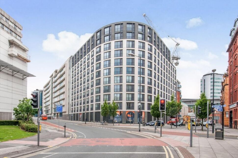 Flat Piccadilly Place in Manchester
