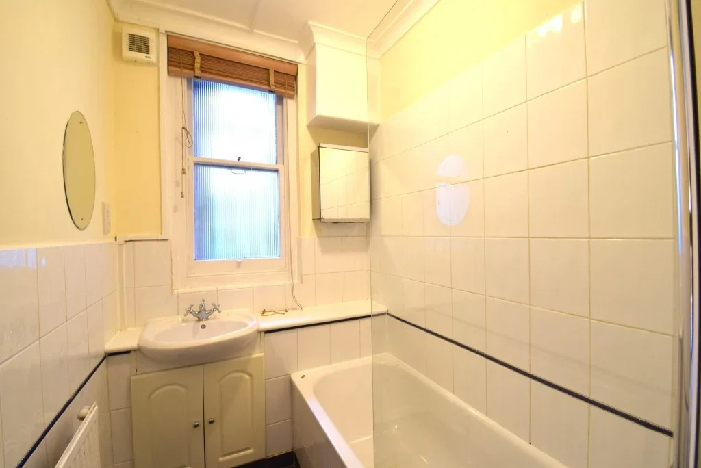 Room West End Lane in Greater London