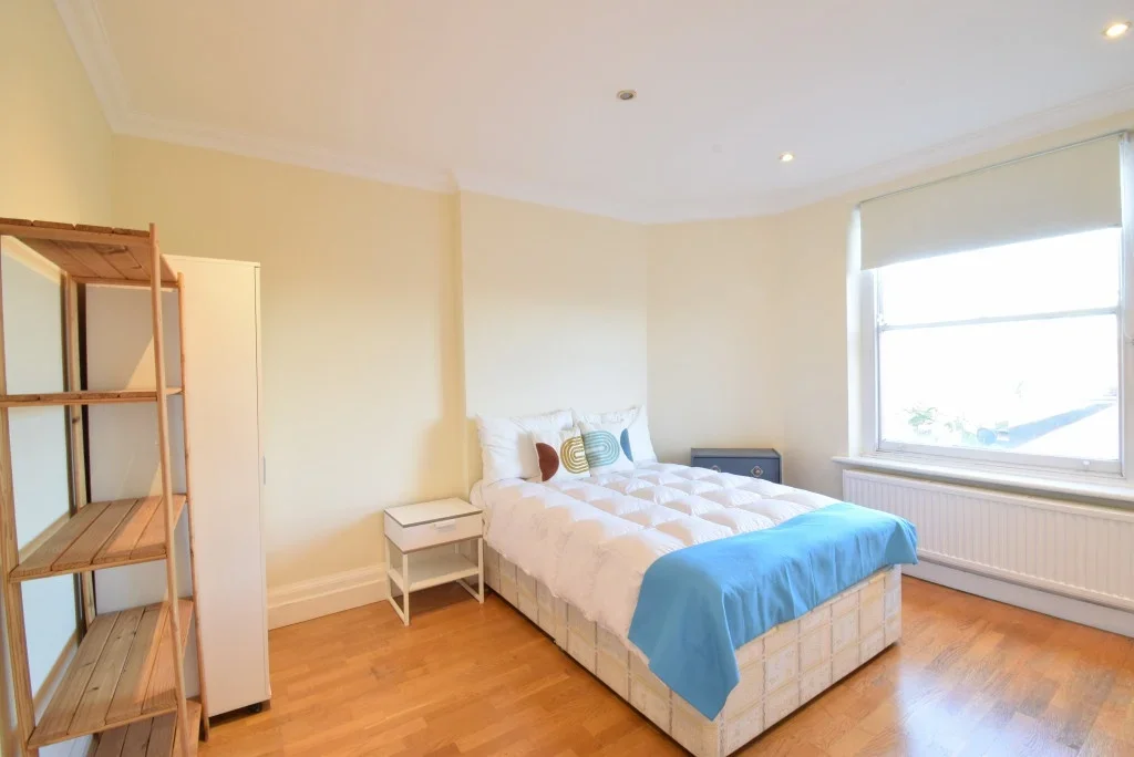 Room West End Lane in Greater London