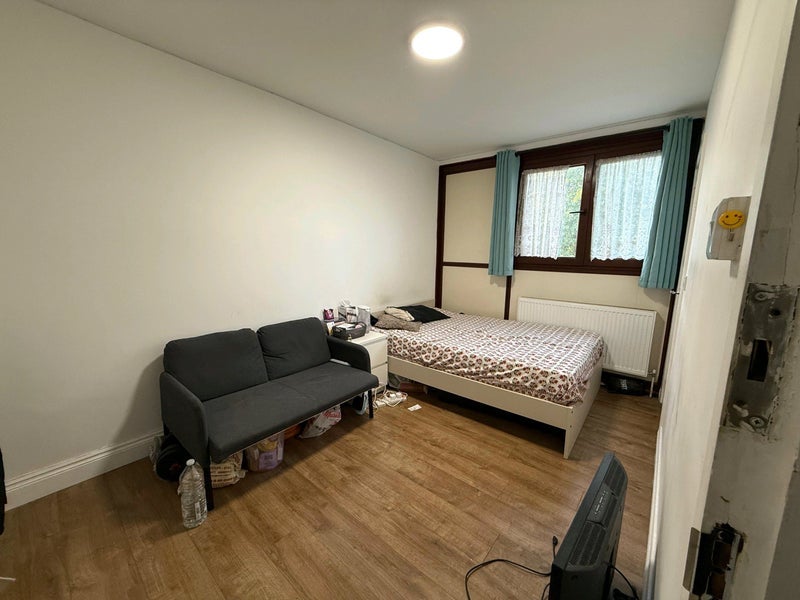 Room Seyssel Street in Greater London