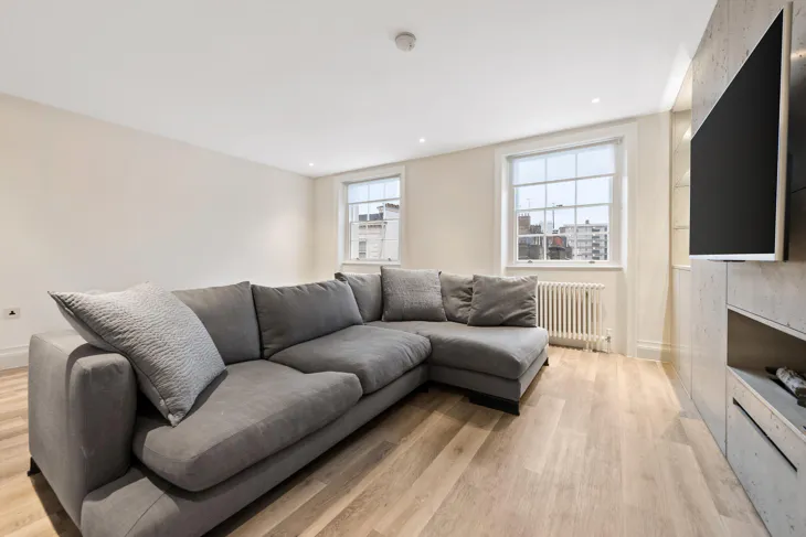 Flat Chester Row in City of Westminster