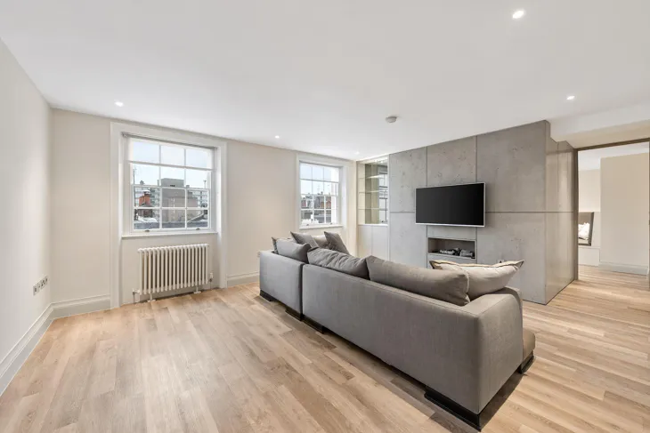 Flat Chester Row in City of Westminster