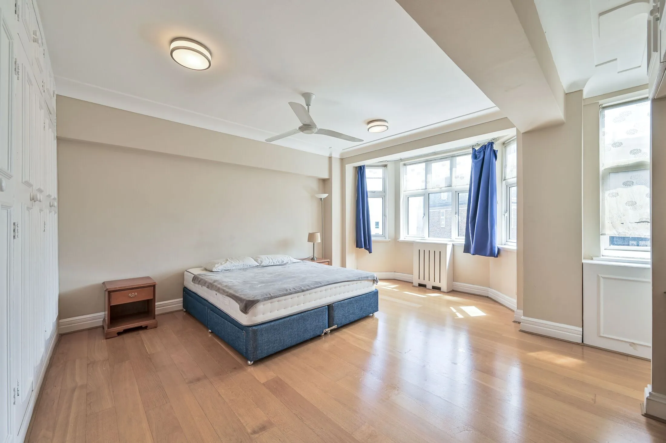 Flat Finchley Road in Greater London