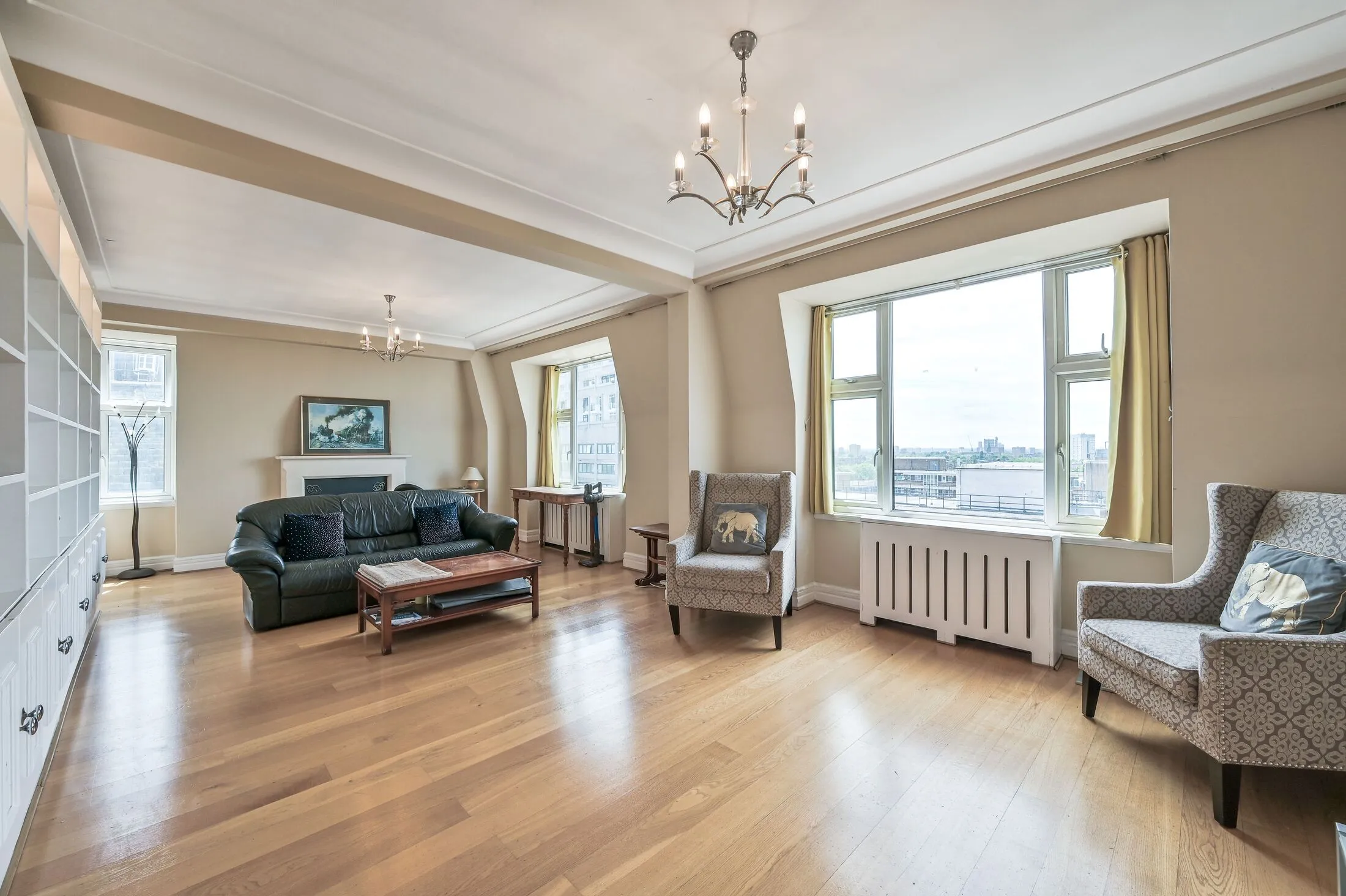 Flat Finchley Road in Greater London