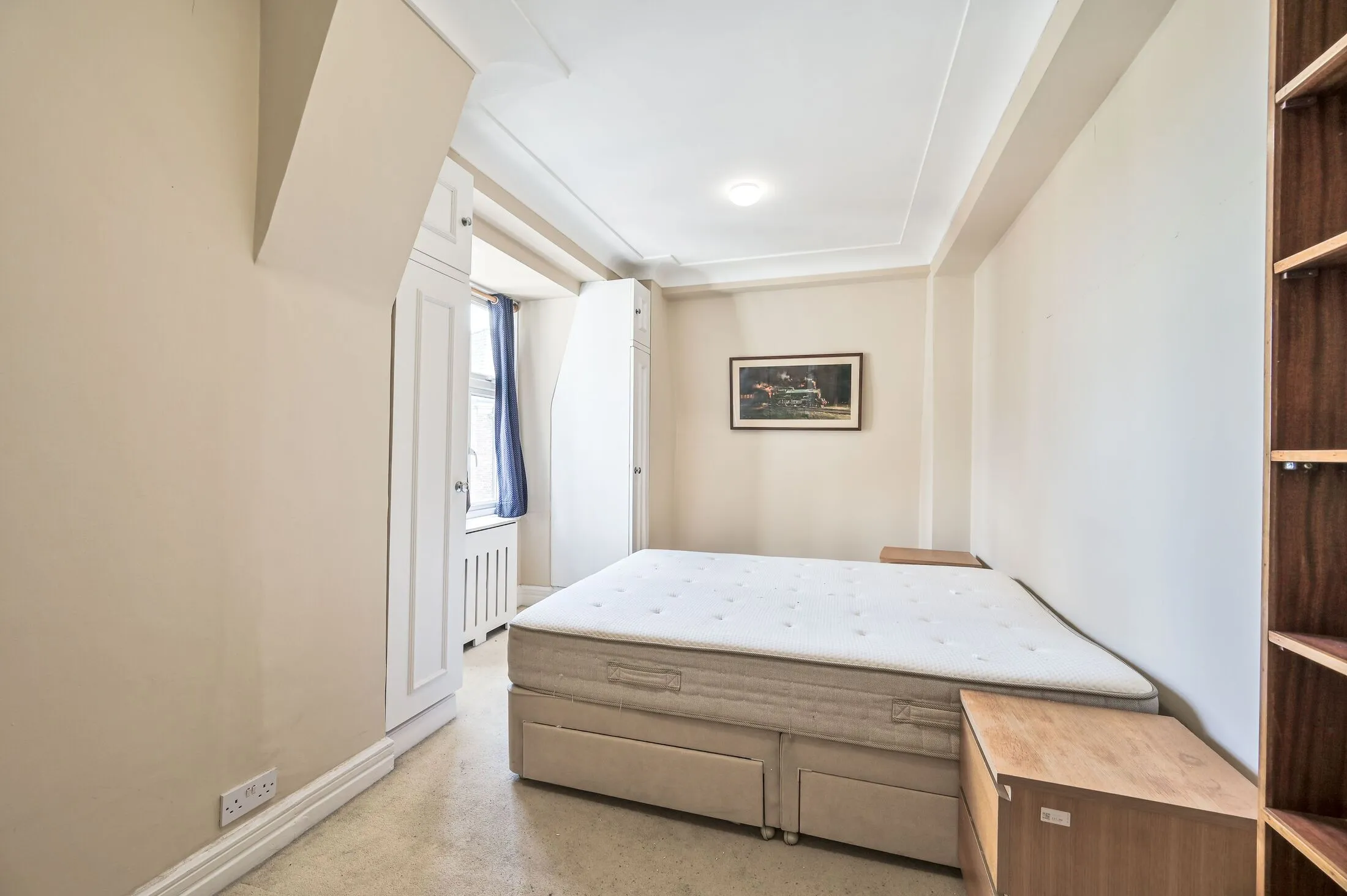 Flat Finchley Road in Greater London