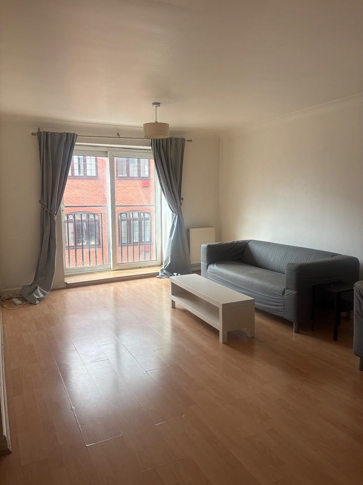 Flat Spert Street in Greater London