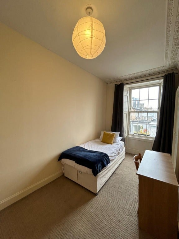 Flat Montrose Terrace in City of Edinburgh