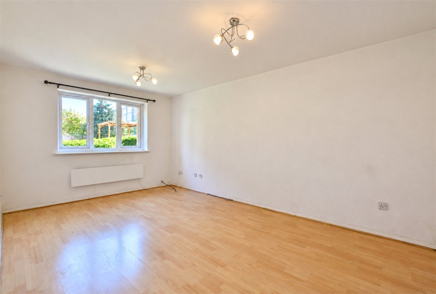Flat Frank Burton Close in Greater London
