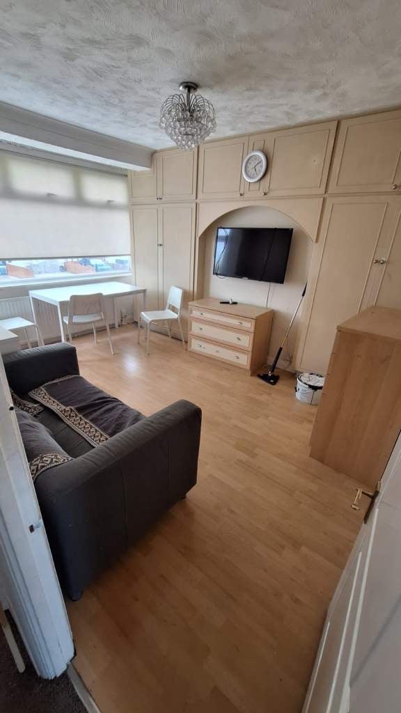 Flat Craven Gardens in Greater London