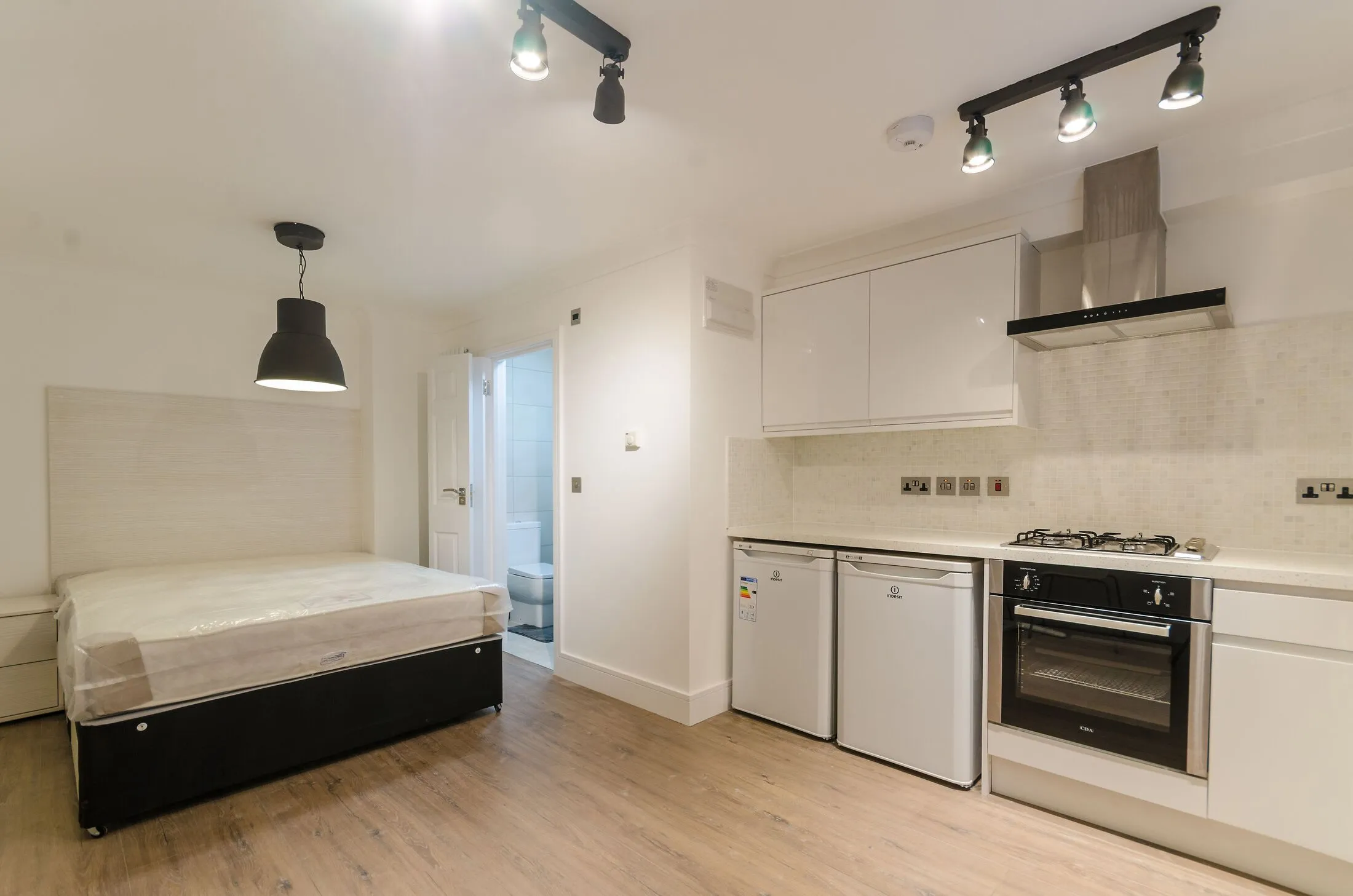Flat Whymark Avenue in Greater London