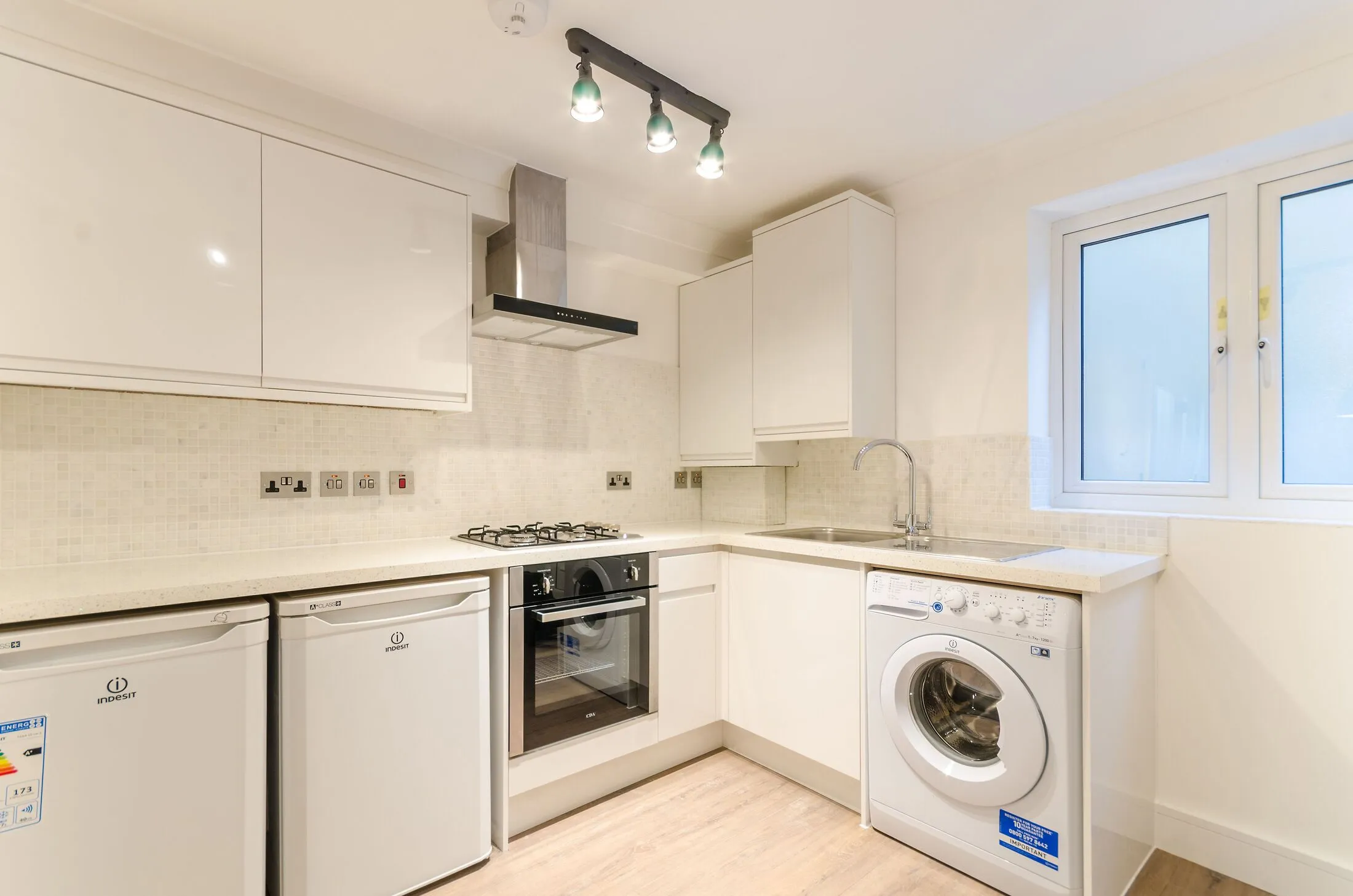 Flat Whymark Avenue in Greater London