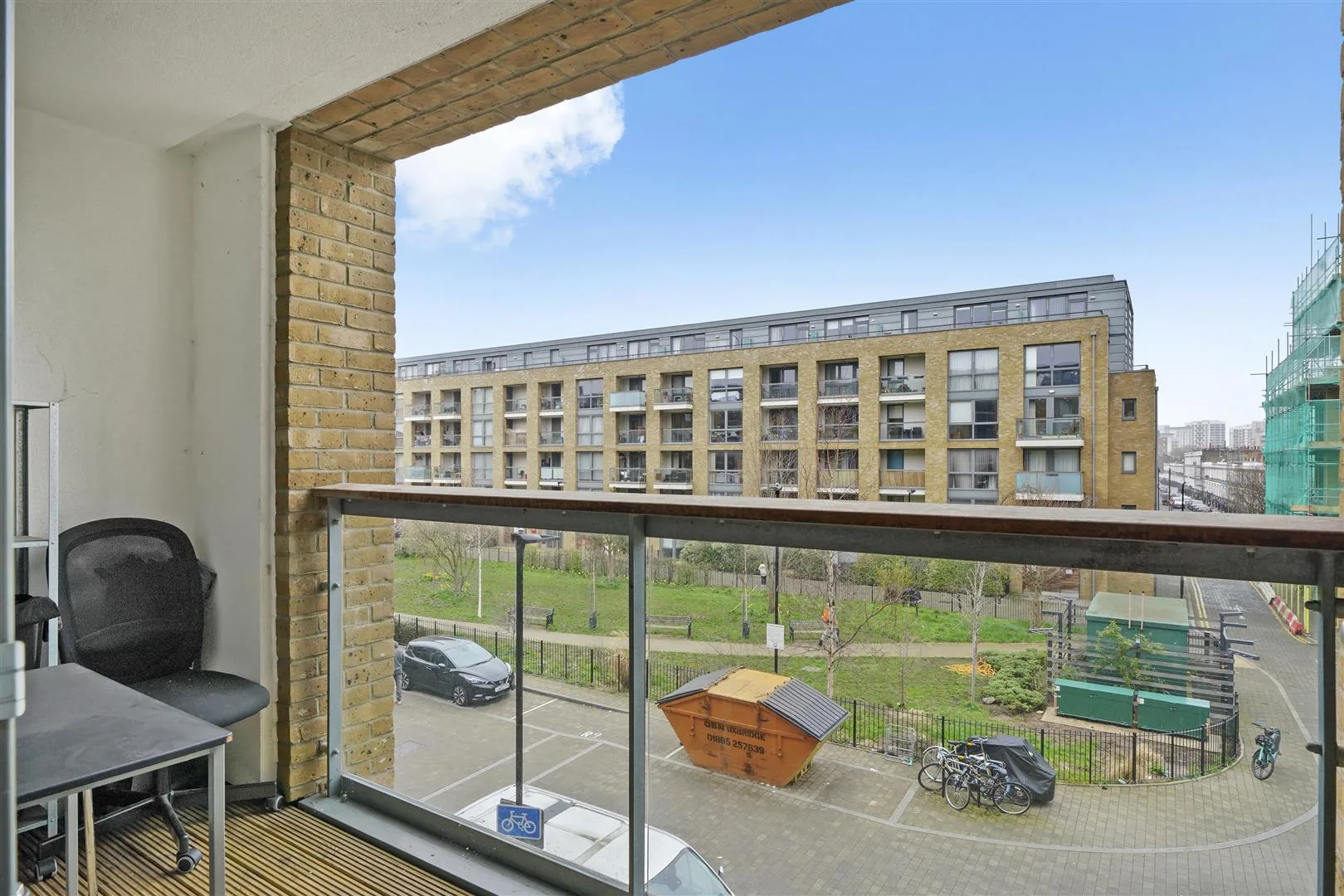 Flat Canalside Square in Greater London