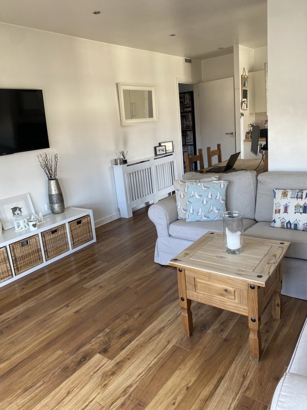Room Wardrop Street in Glasgow