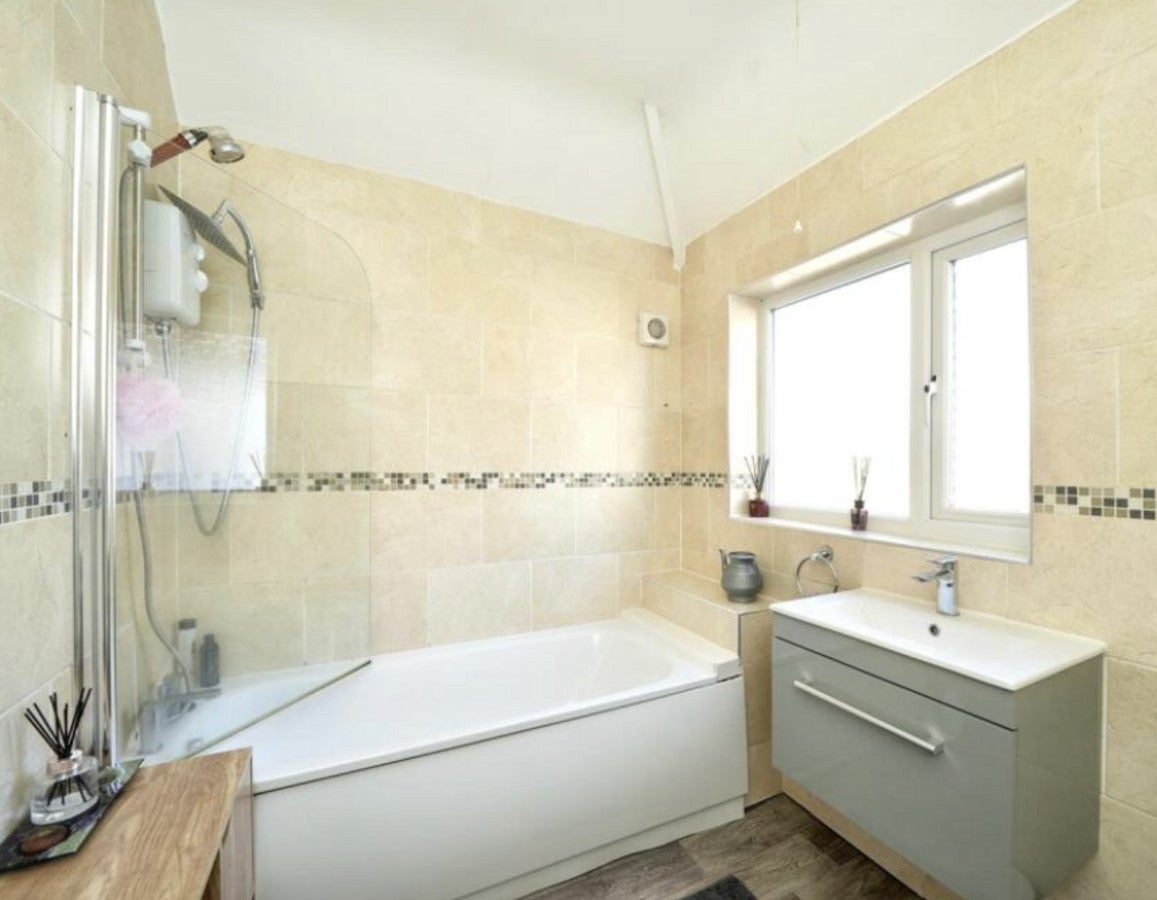 Room Linkway in Greater London